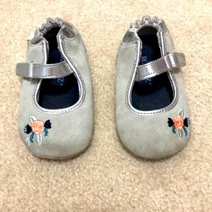 Baby girls first walking shoes. 9-12 months
